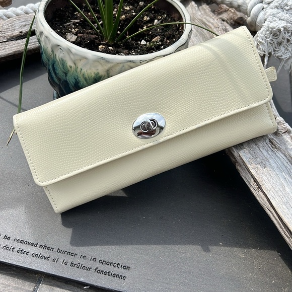 WOLF Handbags - Wolf Design Jewelry Bag Cream